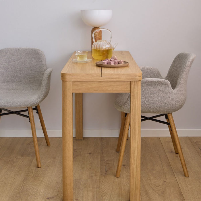 Southampton 2-4 Seater Extendable Rectangular dining table in Matt Oak 45-90cm