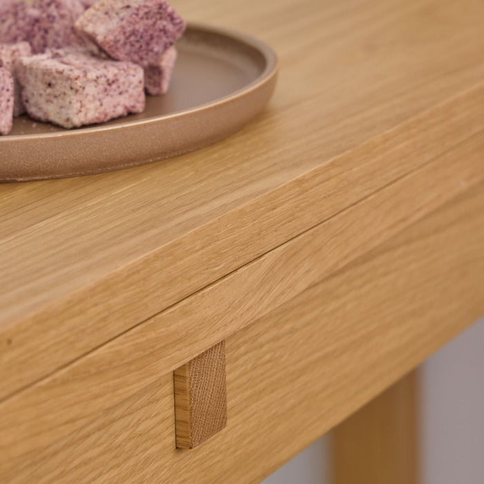 Southampton 2-4 Seater Extendable Rectangular dining table in Matt Oak 45-90cm