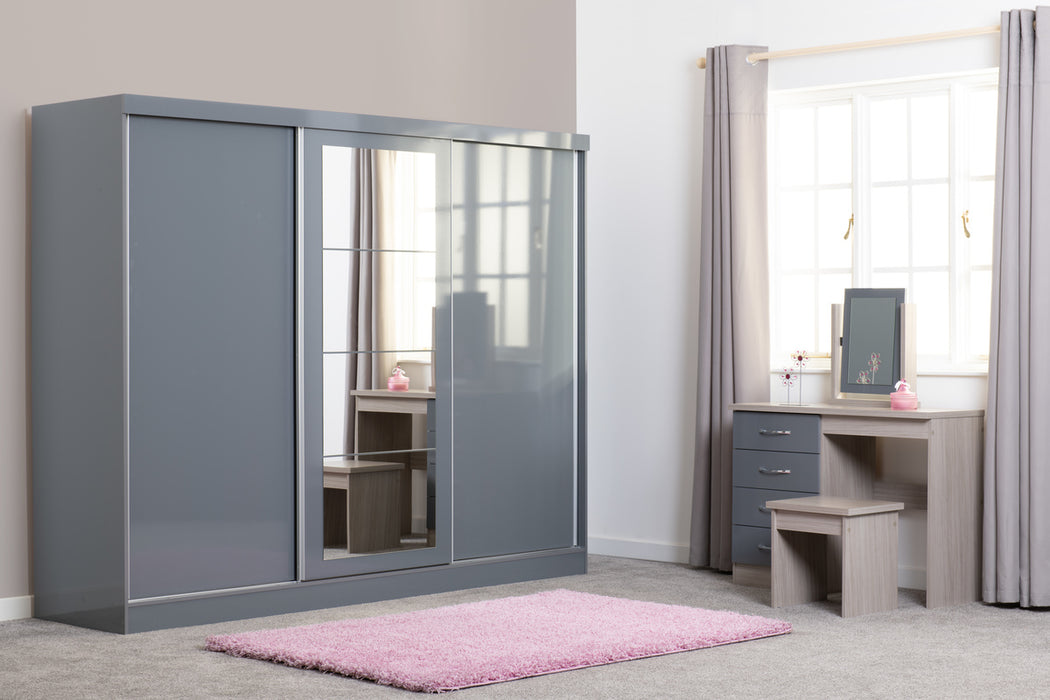 Nevada 3 Door Sliding Wardrobe – Grey Gloss
