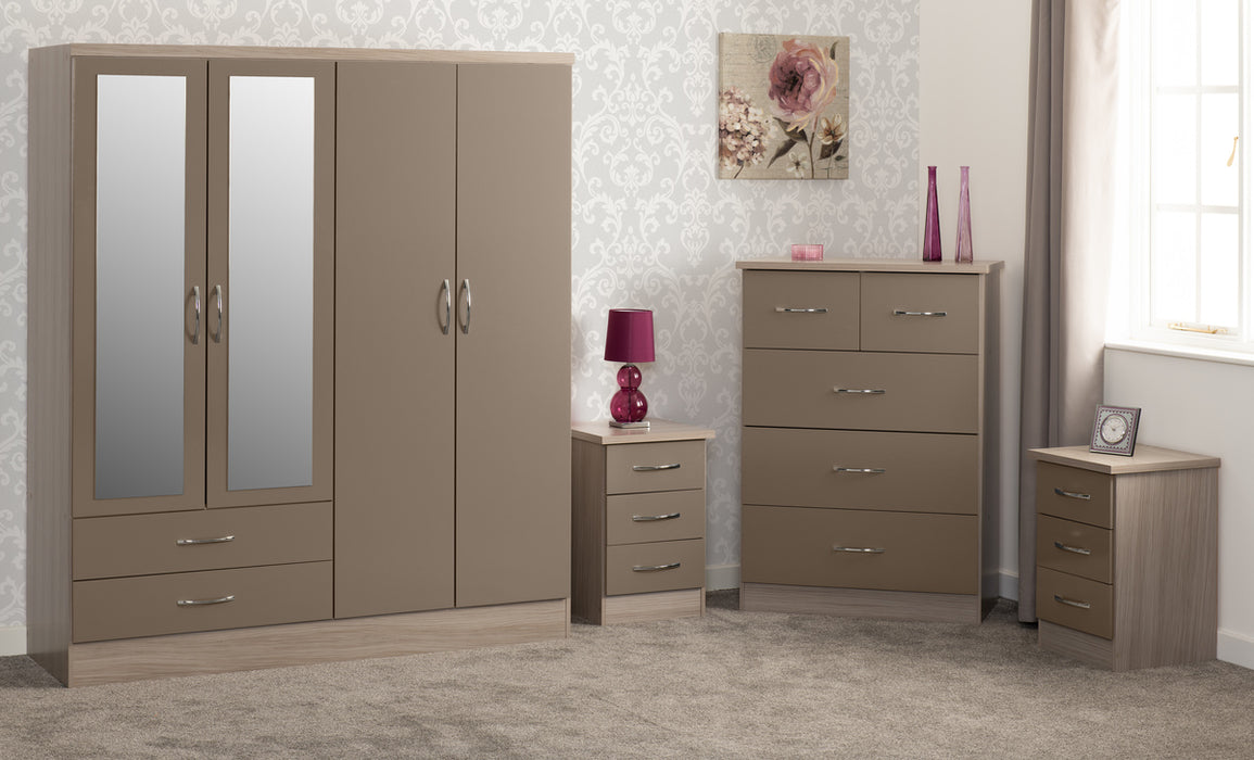 Nevada 4 Door 2 Drawer Mirrored Wardrobe Bedroom Set – Oyster Gloss / Light Oak Effect Veneer